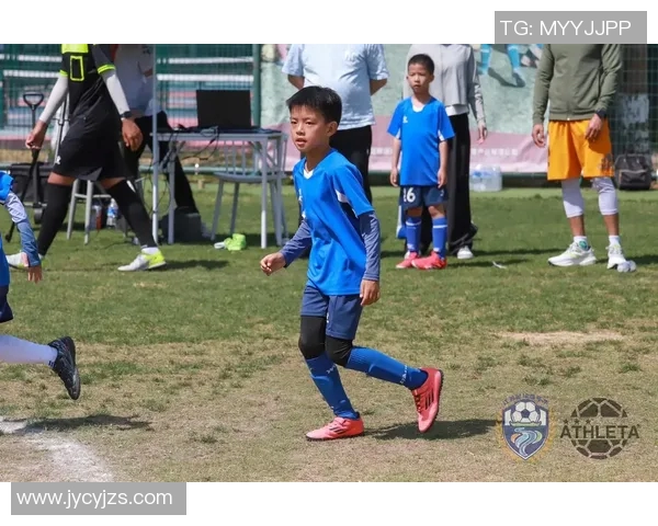 蚂蚁足球明星代言人携手打造青少年足球梦想新篇章