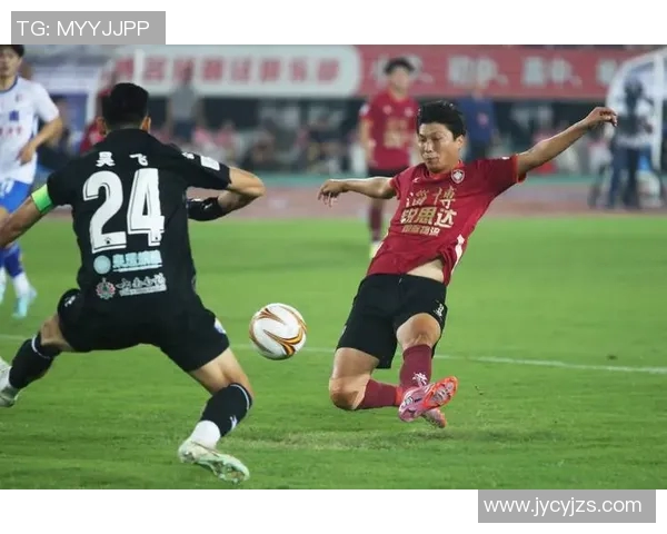 足球明星亲临现场观赛精彩瞬间视频回顾与分析