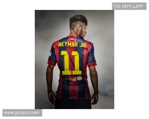 足球明星的服装价值揭秘及其背后的市场潜力分析