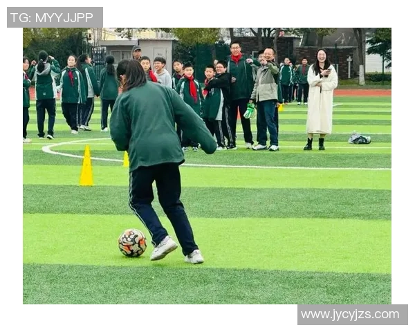 青春岁月中的足球明星陪伴我们成长的记忆与梦想